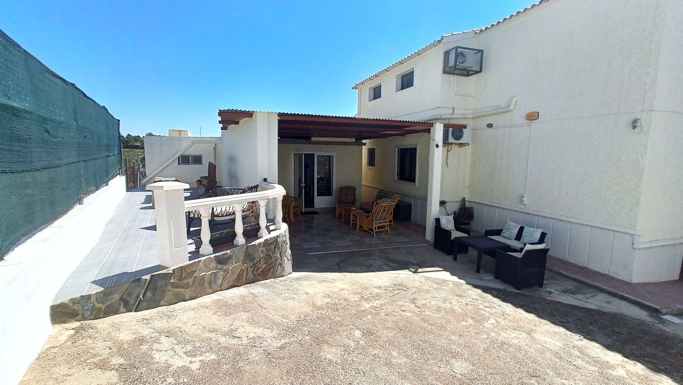 Atemberaubende freistehende Villa mit privatem Pool, separatem Gästeappartement, Garage und Kellerräumen am Stadtrand von Crevillent - 37