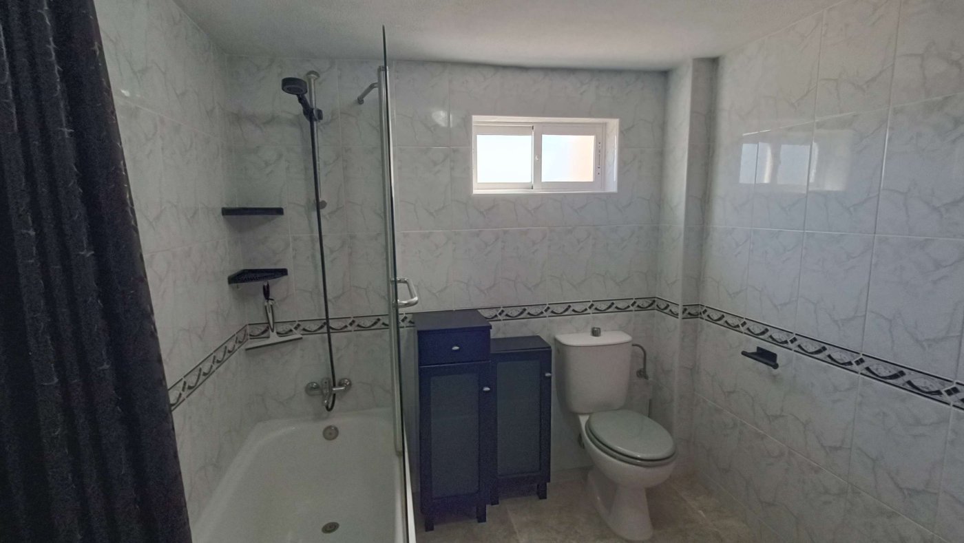 Atemberaubende freistehende Villa mit privatem Pool, separatem Gästeappartement, Garage und Kellerräumen am Stadtrand von Crevillent - 46