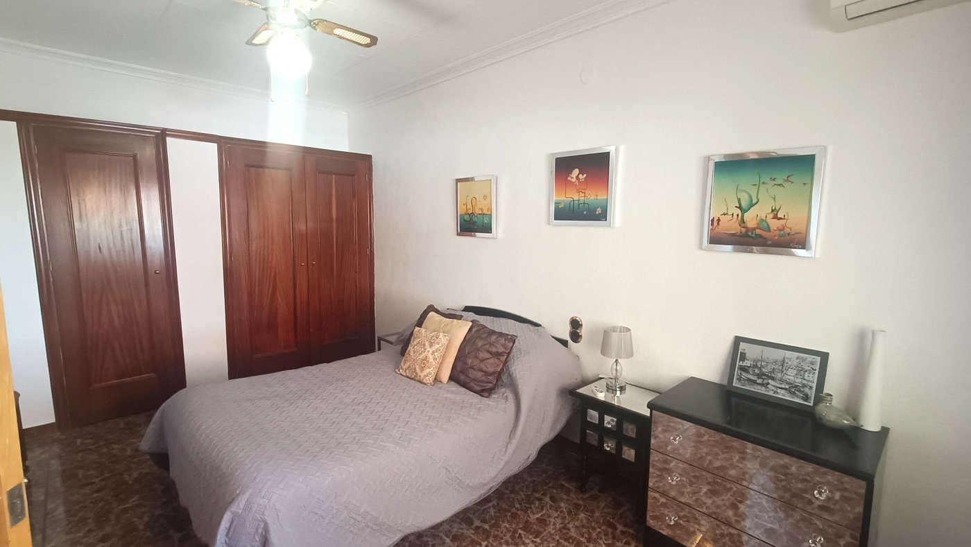 Atemberaubende freistehende Villa mit privatem Pool, separatem Gästeappartement, Garage und Kellerräumen am Stadtrand von Crevillent - 19