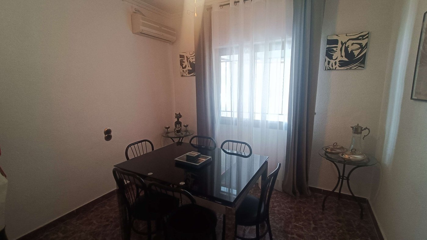 Atemberaubende freistehende Villa mit privatem Pool, separatem Gästeappartement, Garage und Kellerräumen am Stadtrand von Crevillent - 12