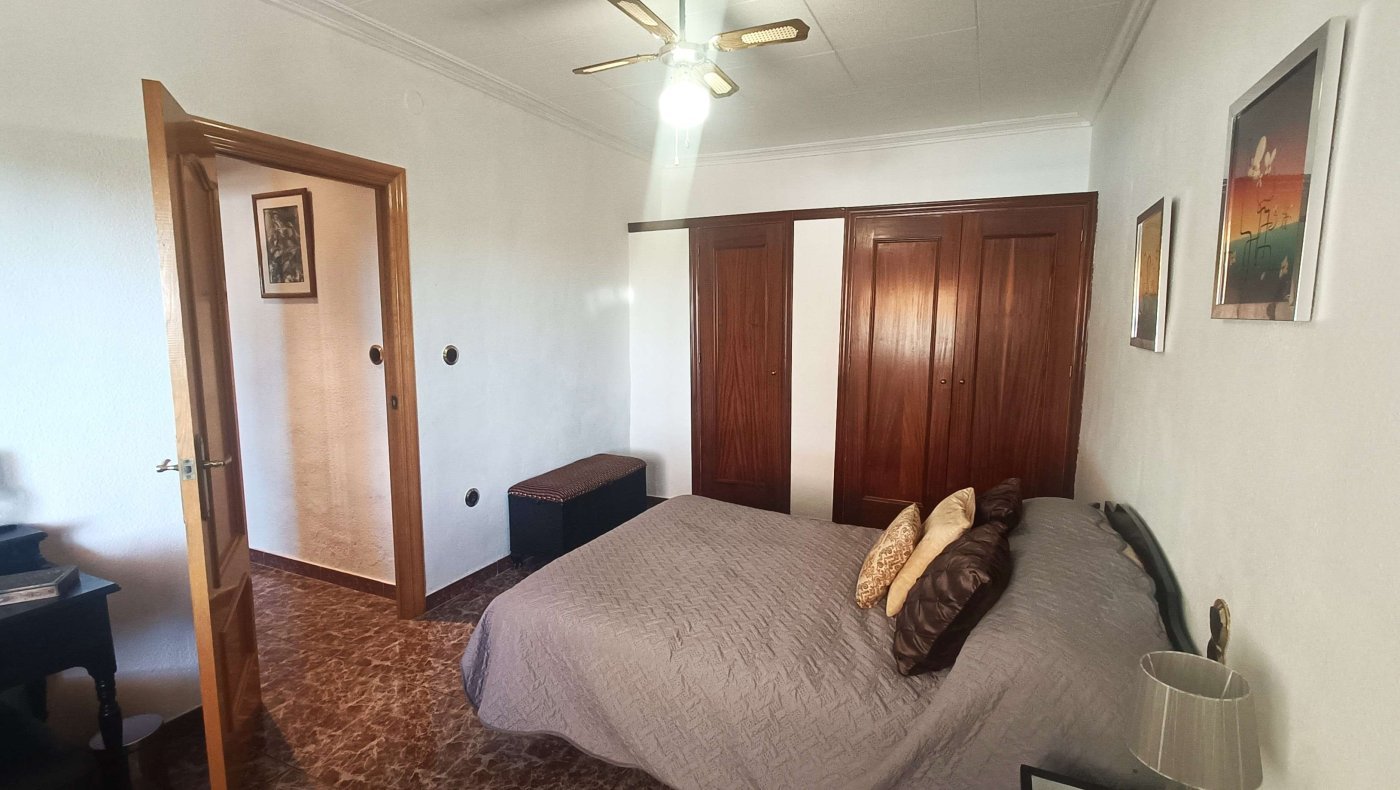 Atemberaubende freistehende Villa mit privatem Pool, separatem Gästeappartement, Garage und Kellerräumen am Stadtrand von Crevillent - 20