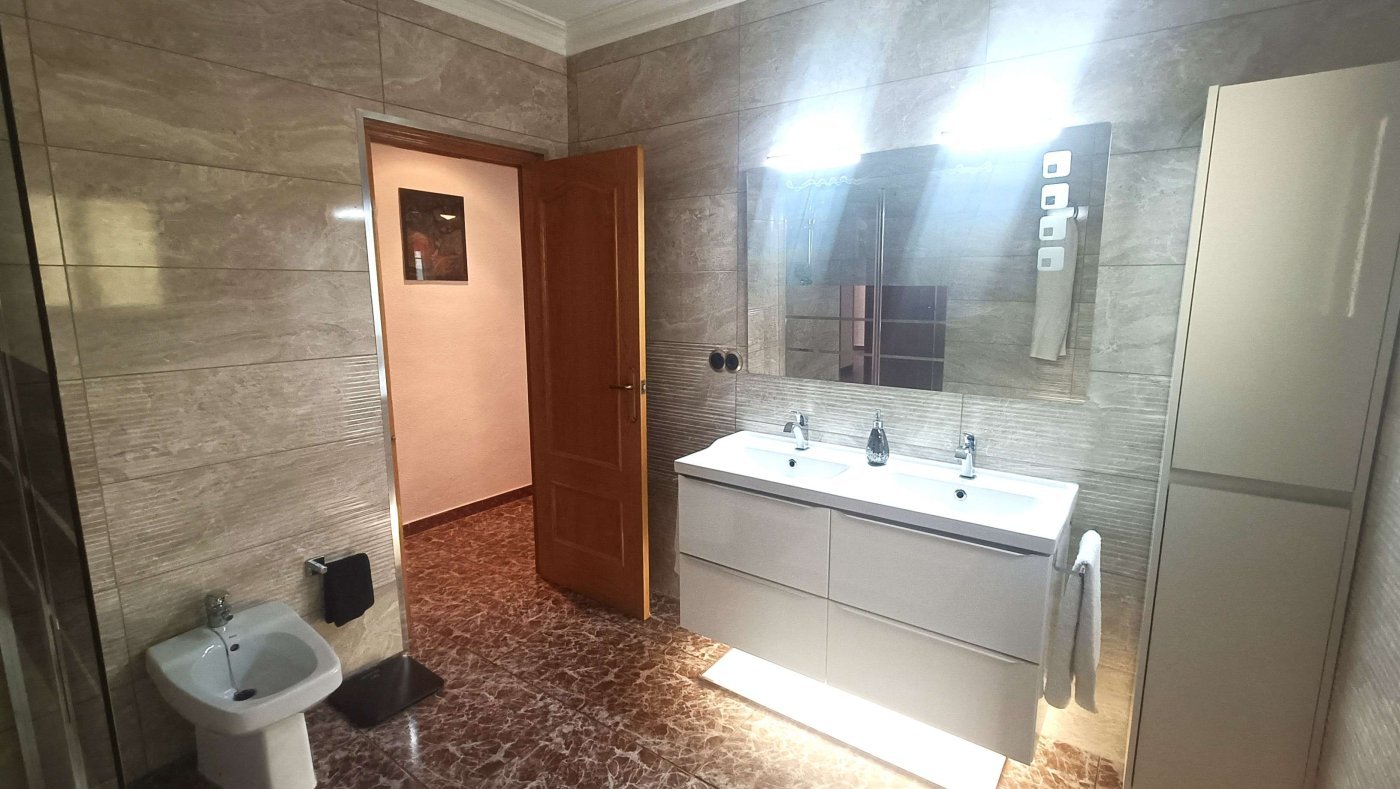 Atemberaubende freistehende Villa mit privatem Pool, separatem Gästeappartement, Garage und Kellerräumen am Stadtrand von Crevillent - 17