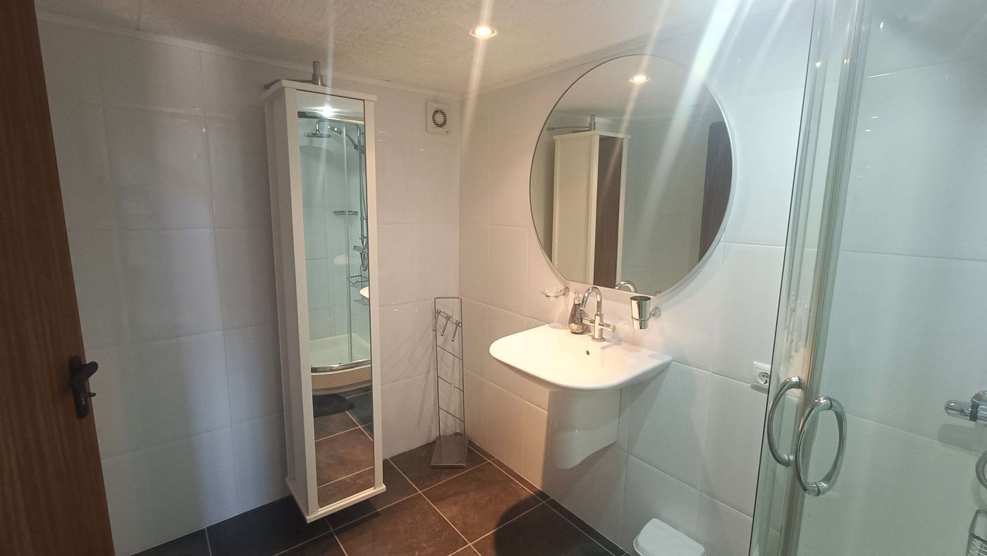 Atemberaubende freistehende Villa mit privatem Pool, separatem Gästeappartement, Garage und Kellerräumen am Stadtrand von Crevillent - 25