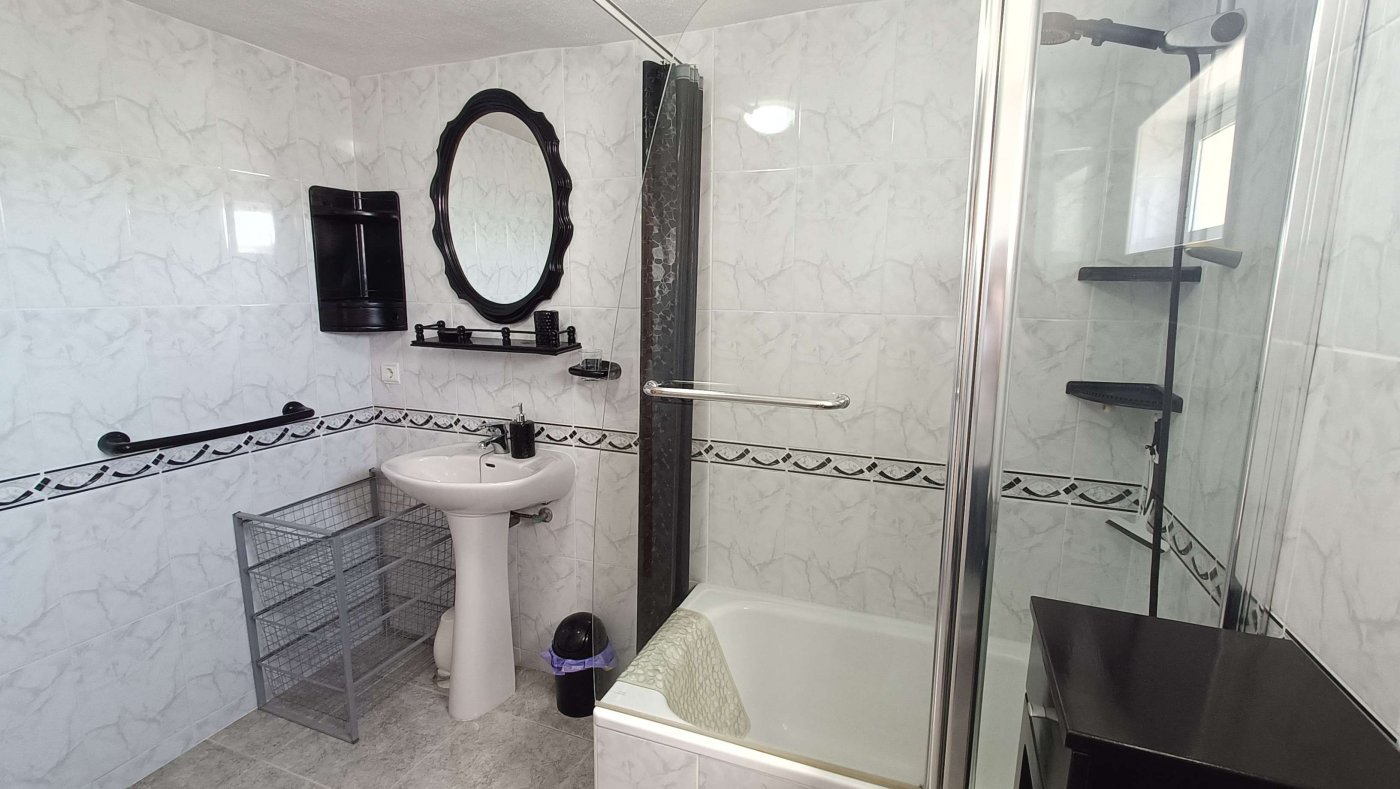 Atemberaubende freistehende Villa mit privatem Pool, separatem Gästeappartement, Garage und Kellerräumen am Stadtrand von Crevillent - 48