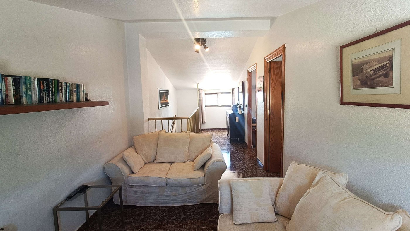 Atemberaubende freistehende Villa mit privatem Pool, separatem Gästeappartement, Garage und Kellerräumen am Stadtrand von Crevillent - 22