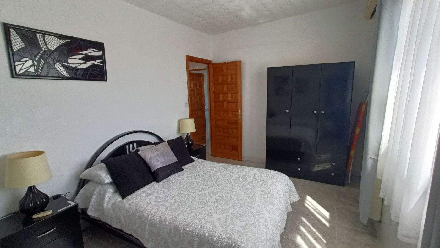 Atemberaubende freistehende Villa mit privatem Pool, separatem Gästeappartement, Garage und Kellerräumen am Stadtrand von Crevillent - 50