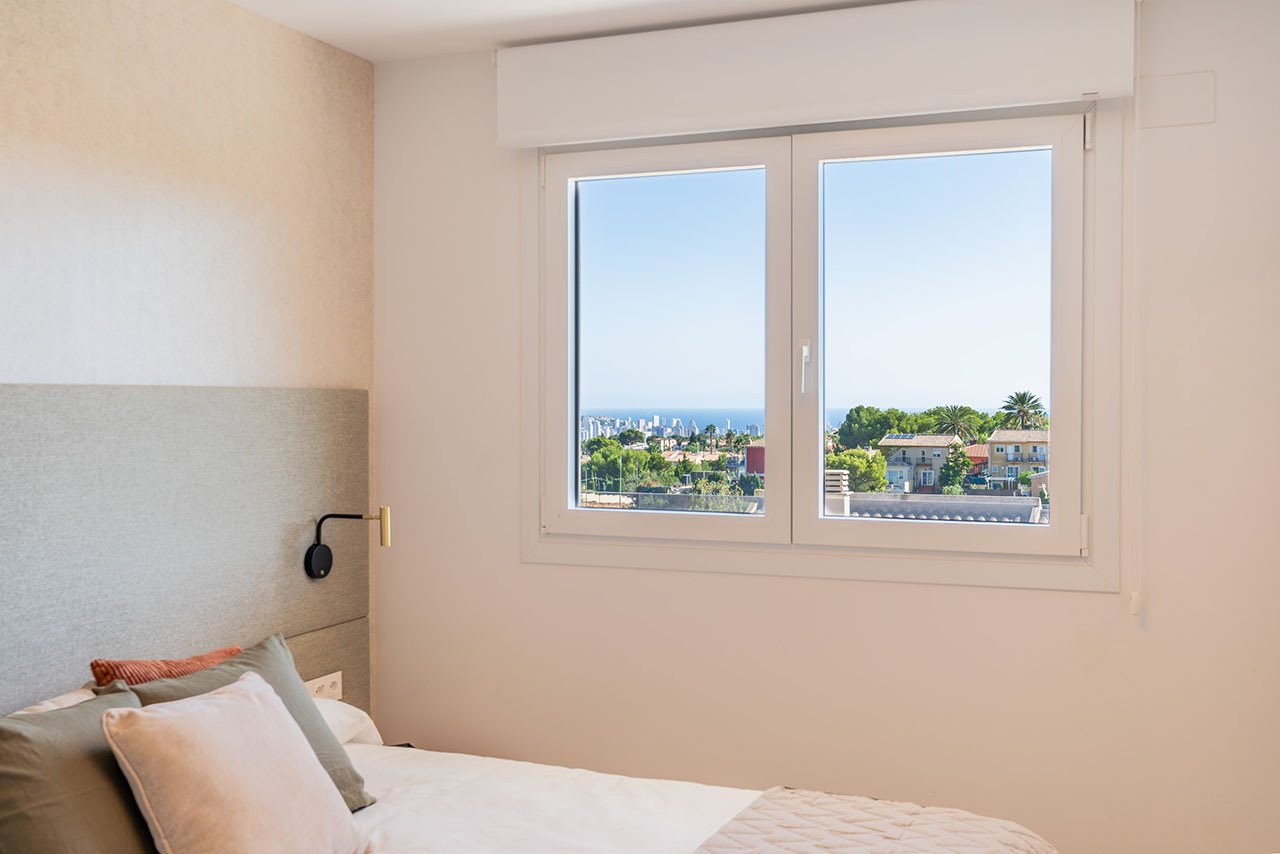 Reihenhäuser mit 4 Schlafzimmern, 3 Bädern, Gäste-WC, Meerblick, Klimaanlage, Kfz-Stellplatz und Gemeinschaftspool - 24