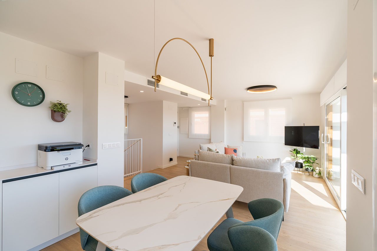 Reihenhäuser mit 4 Schlafzimmern, 3 Bädern, Gäste-WC, Meerblick, Klimaanlage, Kfz-Stellplatz und Gemeinschaftspool - 11