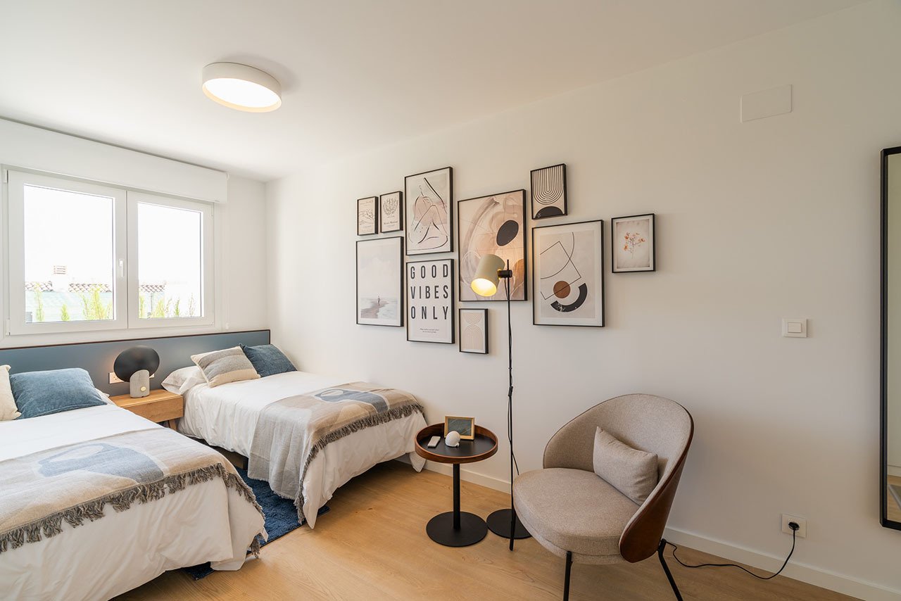 Reihenhäuser mit 4 Schlafzimmern, 3 Bädern, Gäste-WC, Meerblick, Klimaanlage, Kfz-Stellplatz und Gemeinschaftspool - 31