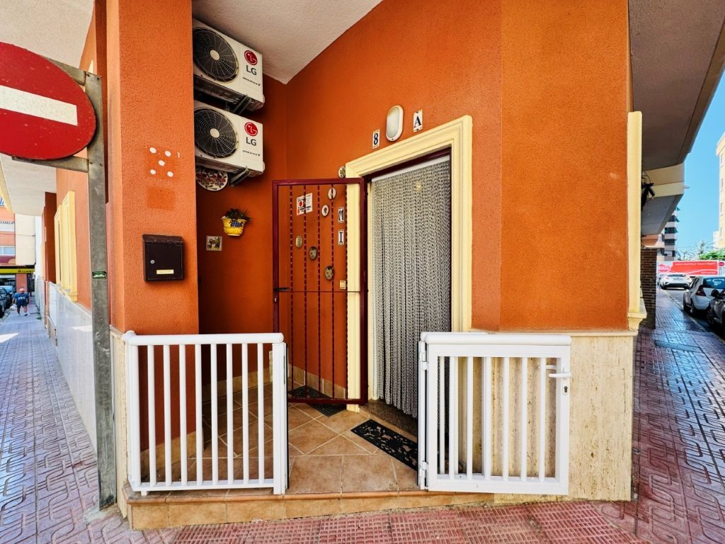 Erdgeschoss-Wohnung mit 2 Schlafzimmern und 1 Bad nur 200 m vom Strand von La Mata - 13
