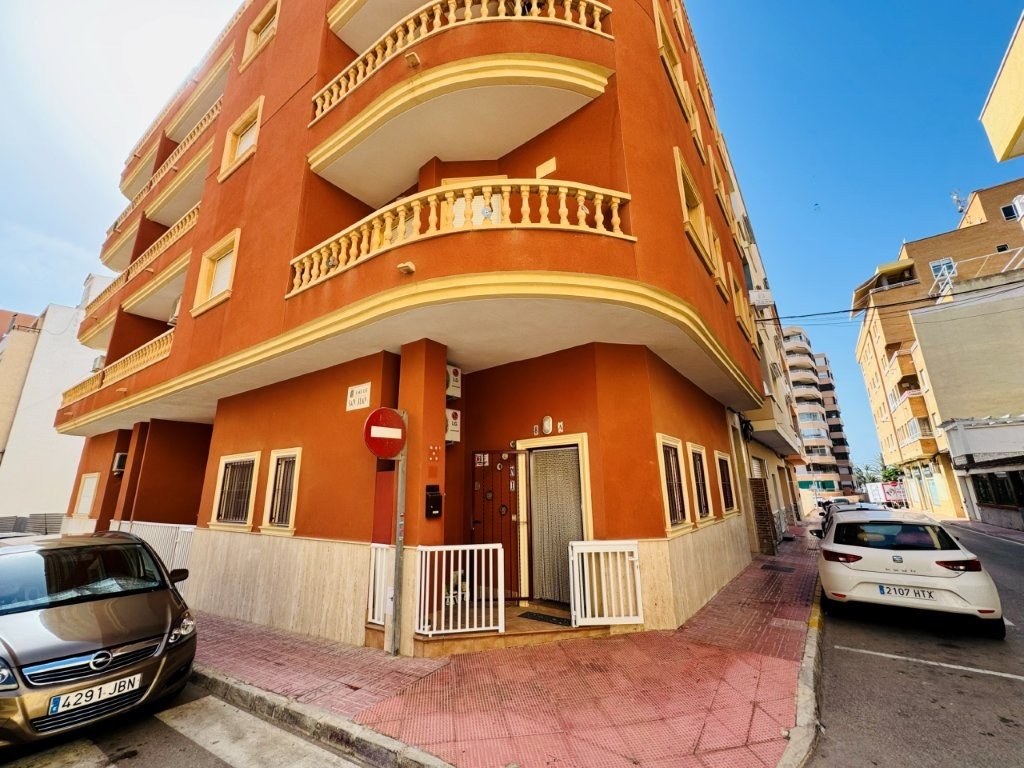 Erdgeschoss-Wohnung mit 2 Schlafzimmern und 1 Bad nur 200 m vom Strand von La Mata - 4