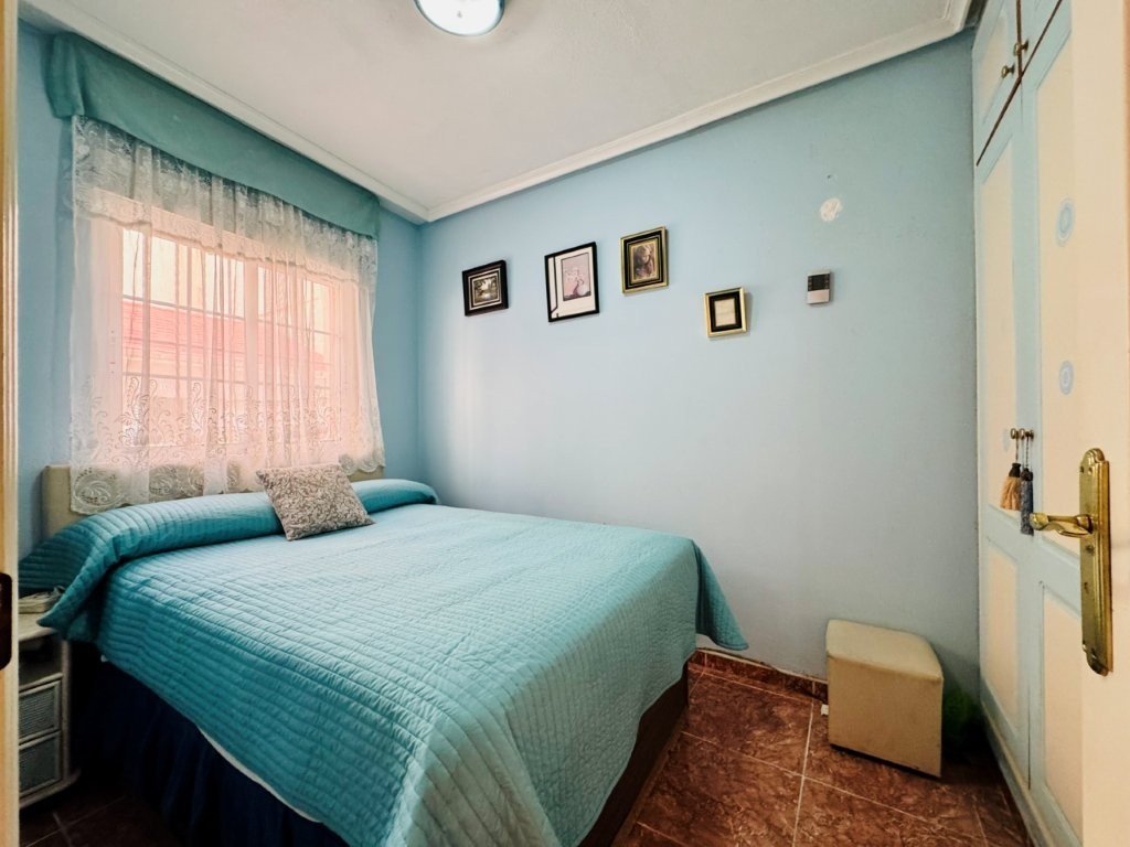 Erdgeschoss-Wohnung mit 2 Schlafzimmern und 1 Bad nur 200 m vom Strand von La Mata - 2