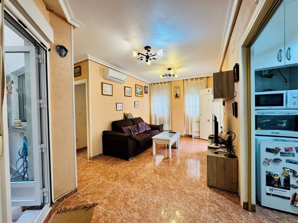 Erdgeschoss-Wohnung mit 2 Schlafzimmern und 1 Bad nur 200 m vom Strand von La Mata - 5