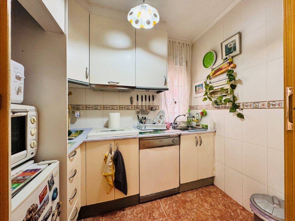 Erdgeschoss-Wohnung mit 2 Schlafzimmern und 1 Bad nur 200 m vom Strand von La Mata - 8