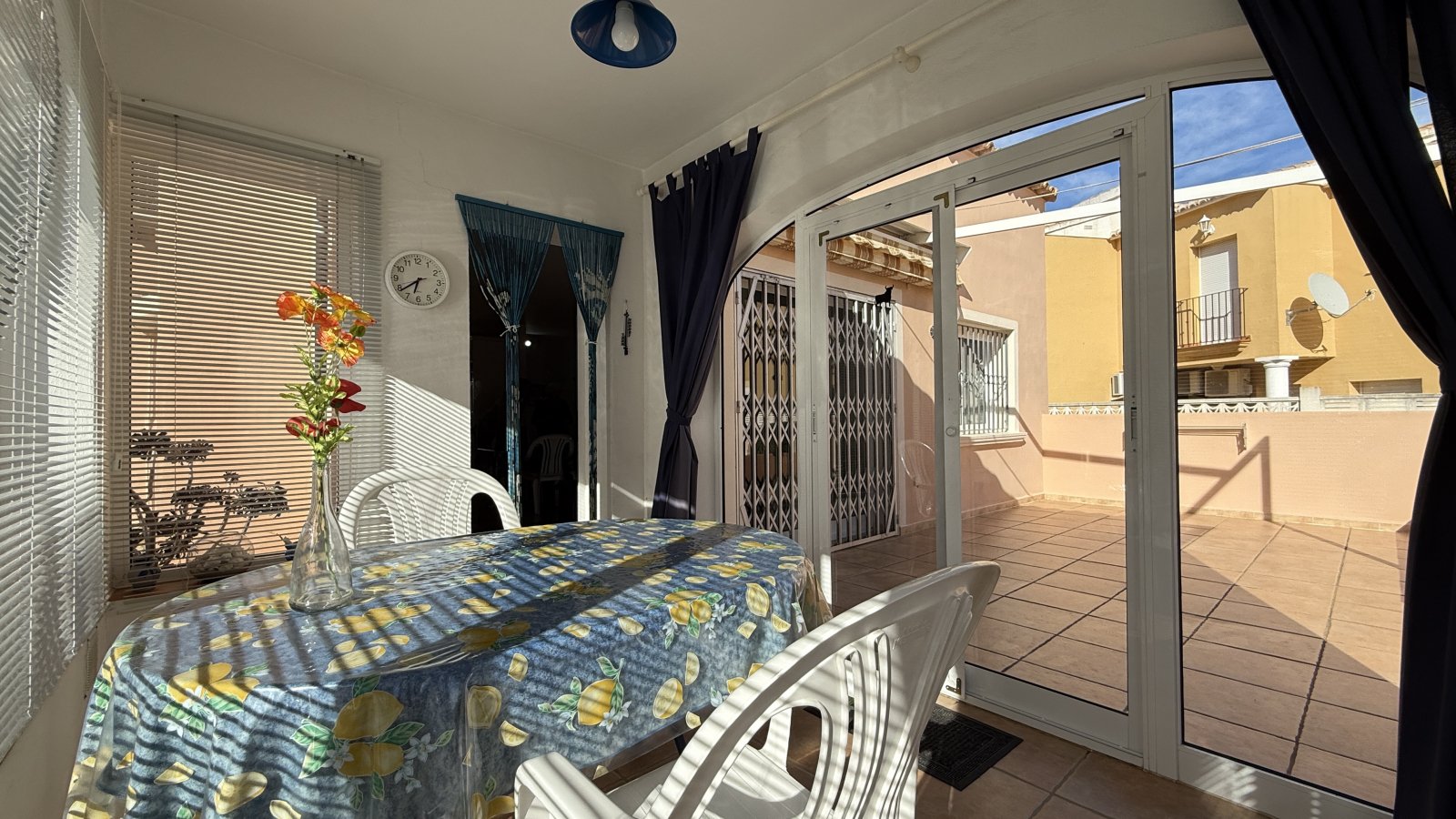 Sonnige 3 Schlafzimmer-Villa mit Pool - 8