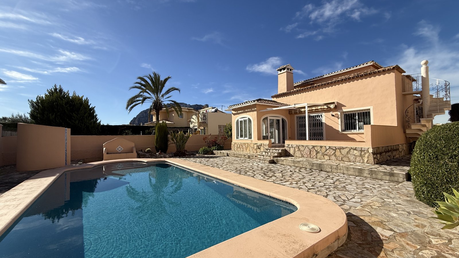 Sonnige 3 Schlafzimmer-Villa mit Pool - 1
