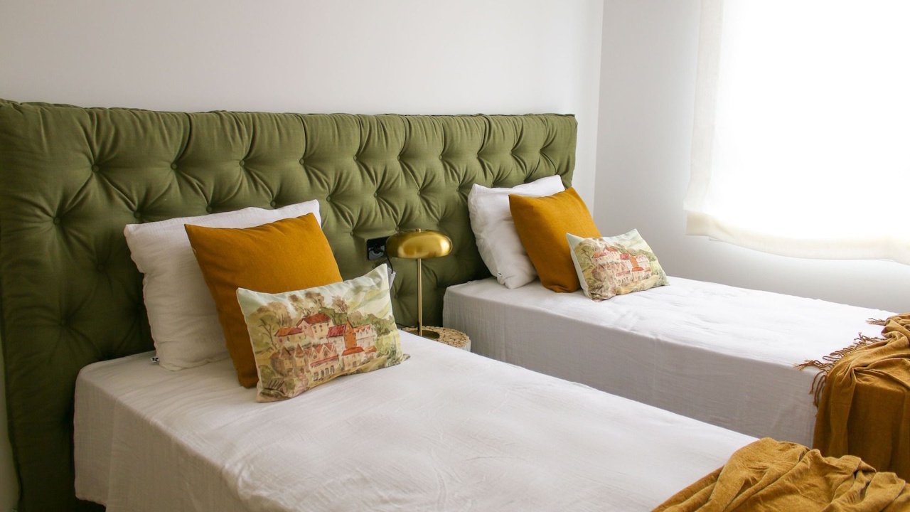 Obergeschoss-Wohnungen mit 2 Schlafzimmern, 2 Bädern, Dachterrasse, Klimaanlage und Gemeinschaftspool in der wunderschönen Golfanlage La Finca Resort - 11