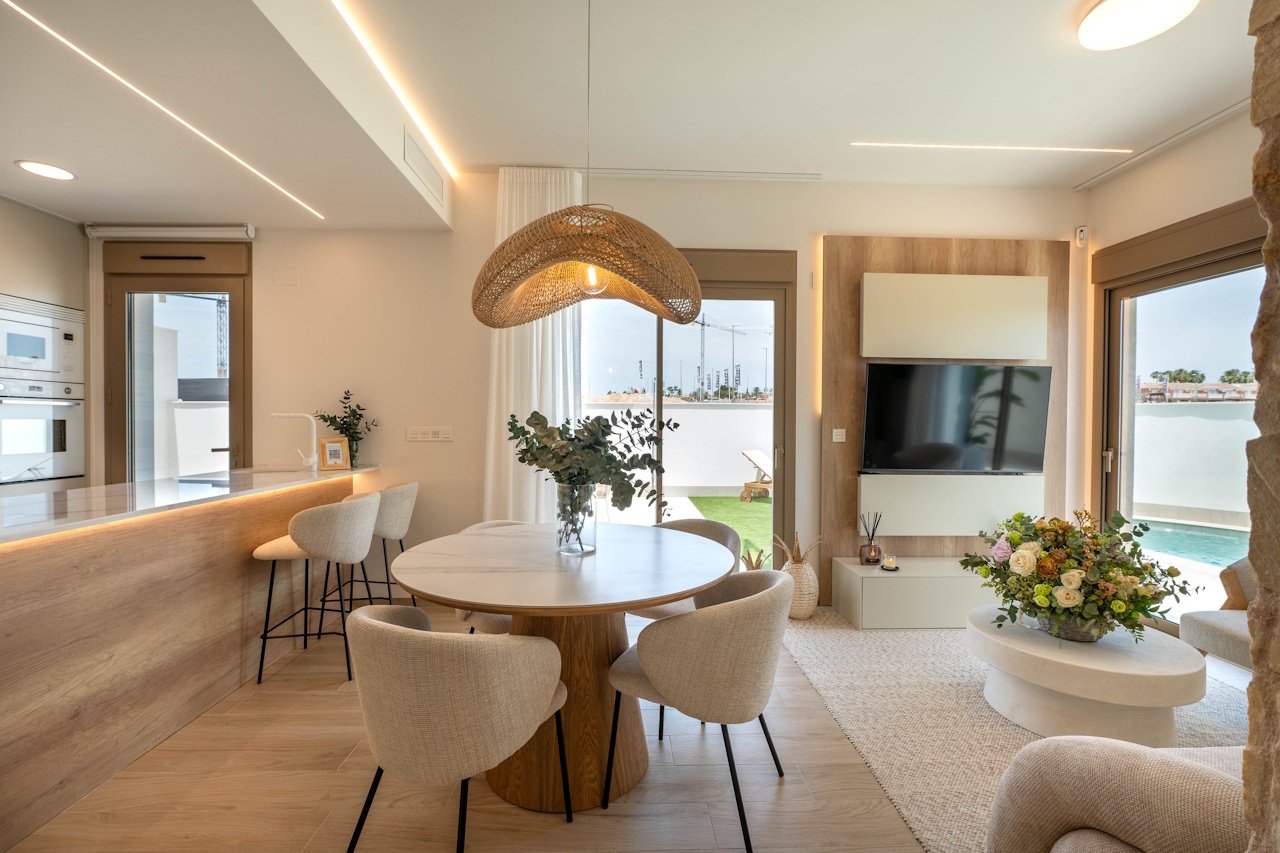 Quattrovillen mit 3 Schlafzimmern, Klimaanlage, Kfz-Stellplatz und Privatpool in einer wunderschönen Golfanlage und nur 500 m vom Strand - 5