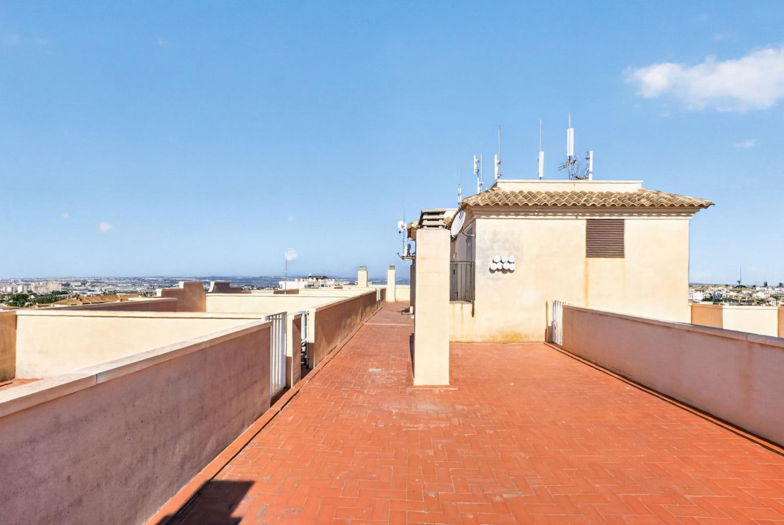 Penthouse-Wohnung mit Terrasse, privater Dachterrasse und freiem Ausblick in Torreblanca - 14