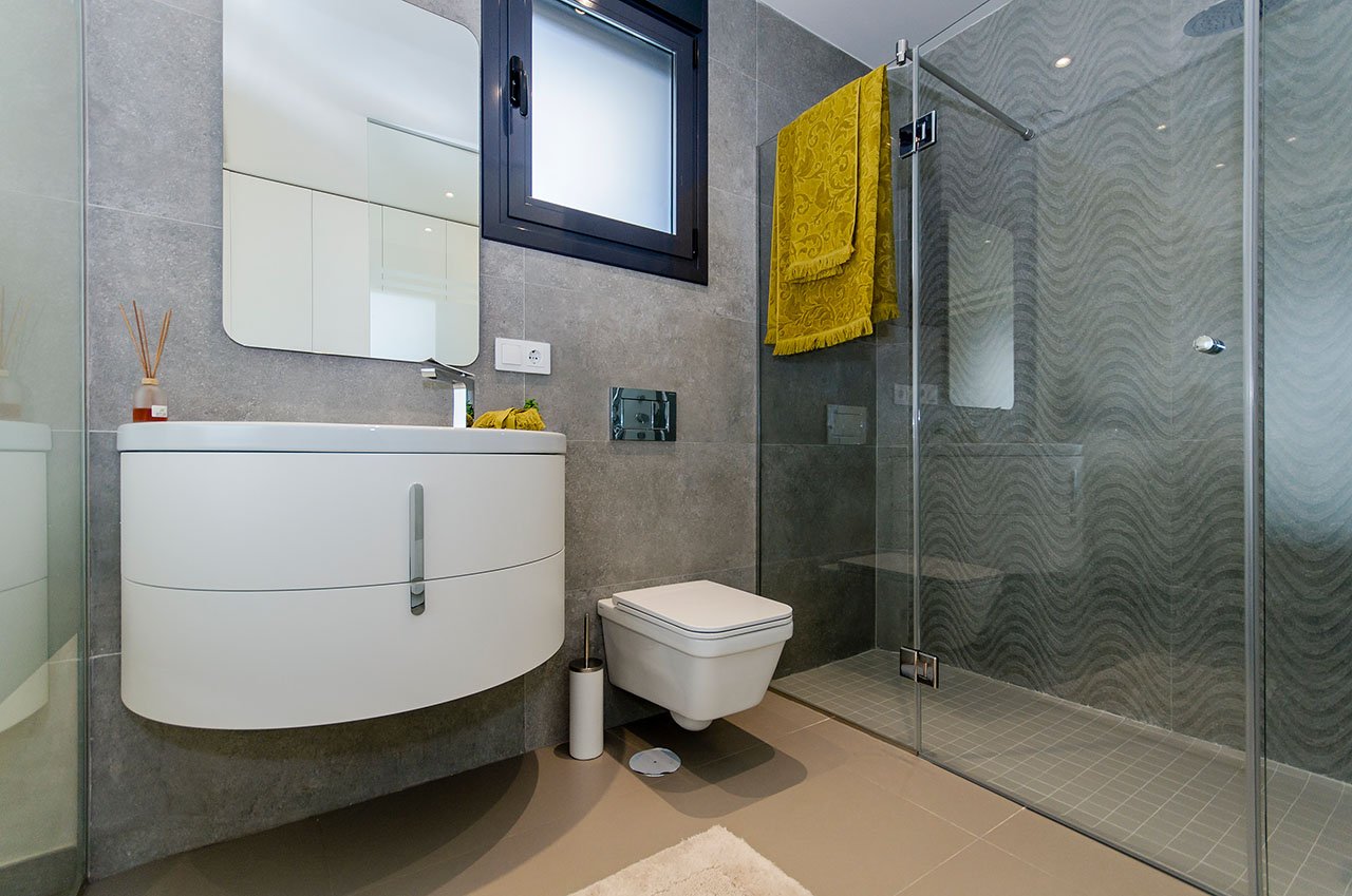 Exklusive Villen mit 3 Schlafzimmern, 3 Bädern, 1 Gäste-WC, Dachterrasse und Privatpool nur 600 m vom Strand - 23