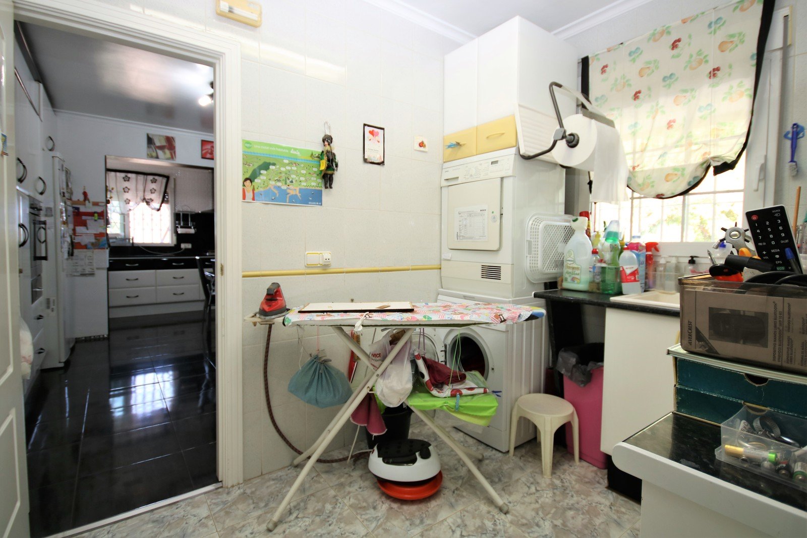 Villa mit 4 Schlafzimmern und großem Pool, auf einem großzügigen Grundstück ohne Stromleitungen und in unmittelbarer Nähe zum Strand - 17