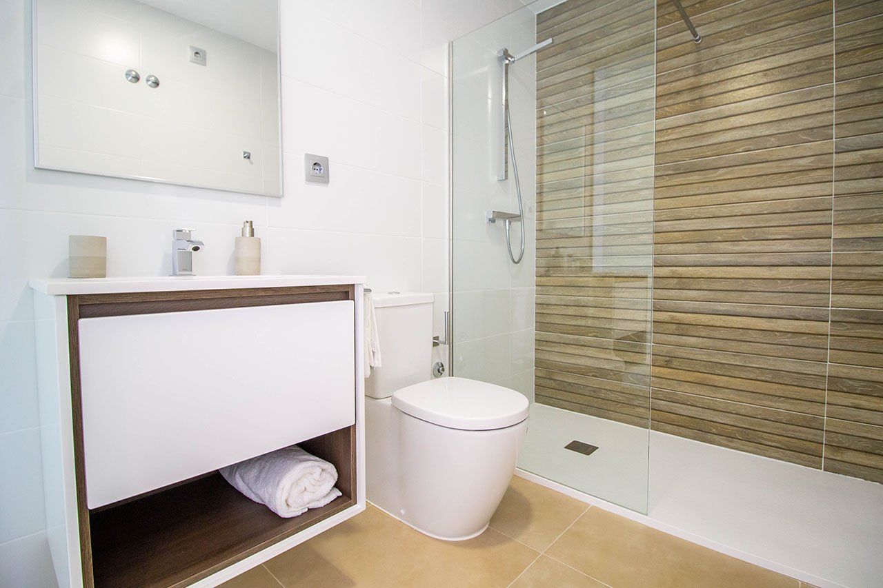 Attraktive und komfortable 3-Zimmer-Obergeschoss-Wohnungen mit Gemeinschaftspool in Golfanlage - 14