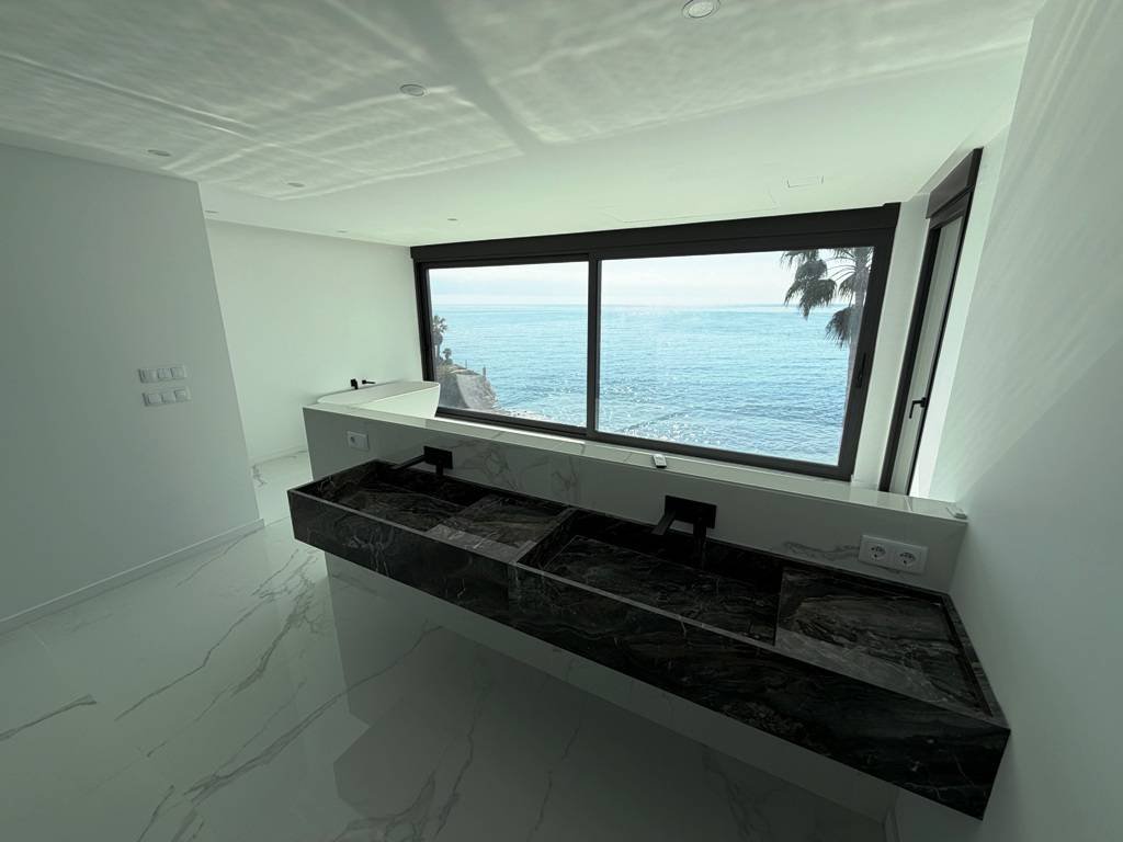 Komplett renovierte Villa direkt am Meer - mit Meer- und Küstenblick! - 10