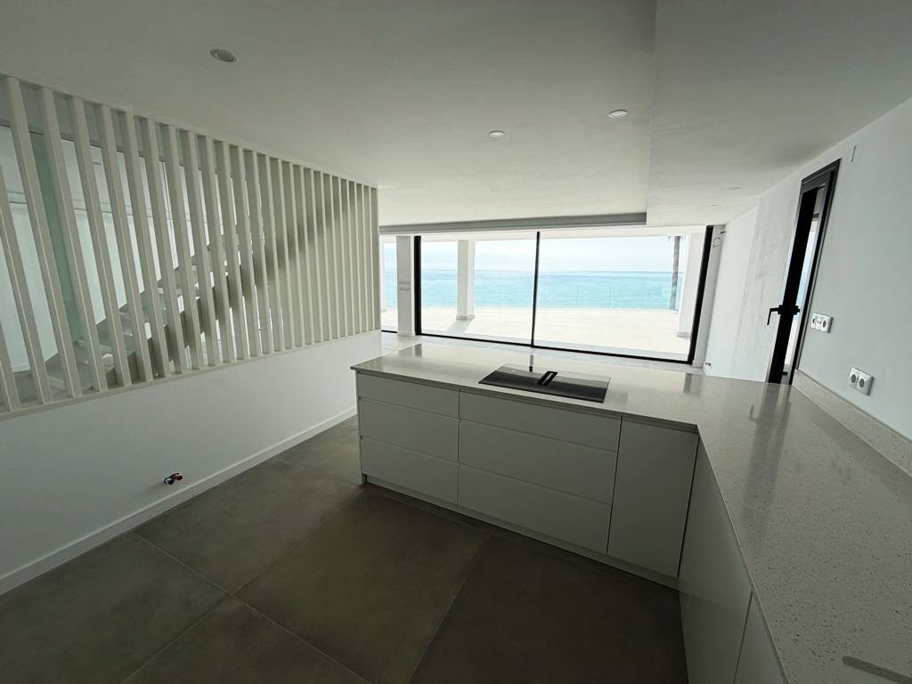 Komplett renovierte Villa direkt am Meer - mit Meer- und Küstenblick! - 8