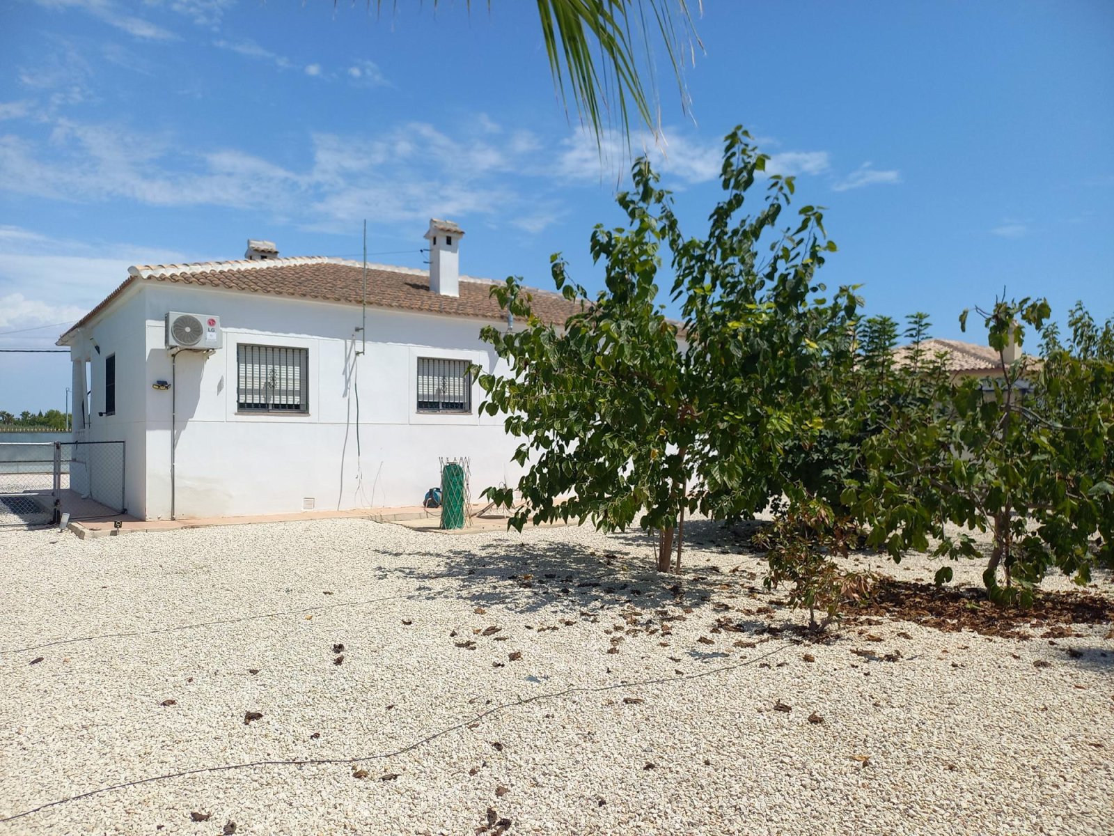 Gepflegtes ebenerdiges Landhaus mit 3 Schlafzimmern, Pool und Gästebereich - 27