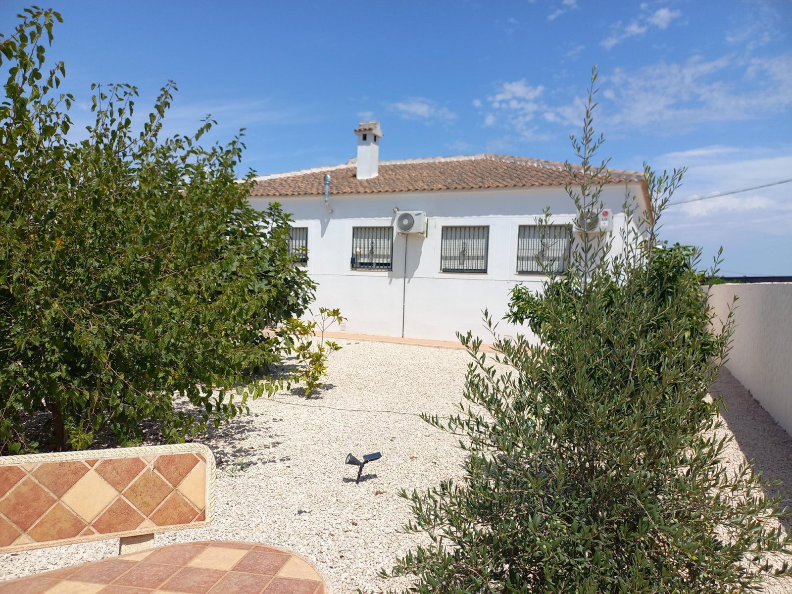 Gepflegtes ebenerdiges Landhaus mit 3 Schlafzimmern, Pool und Gästebereich - 28