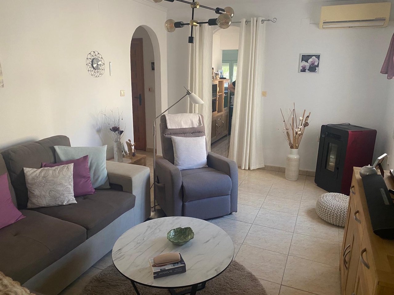 Villa mit 3 Schlafzimmern, 1 Badezimmer, Dachterrasse und Carport in ruhiger Lage - 9