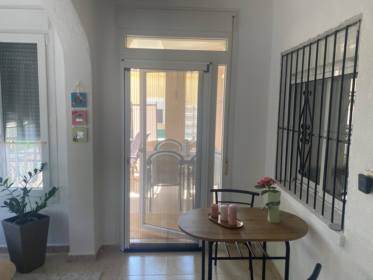 Villa mit 3 Schlafzimmern, 1 Badezimmer, Dachterrasse und Carport in ruhiger Lage - 15