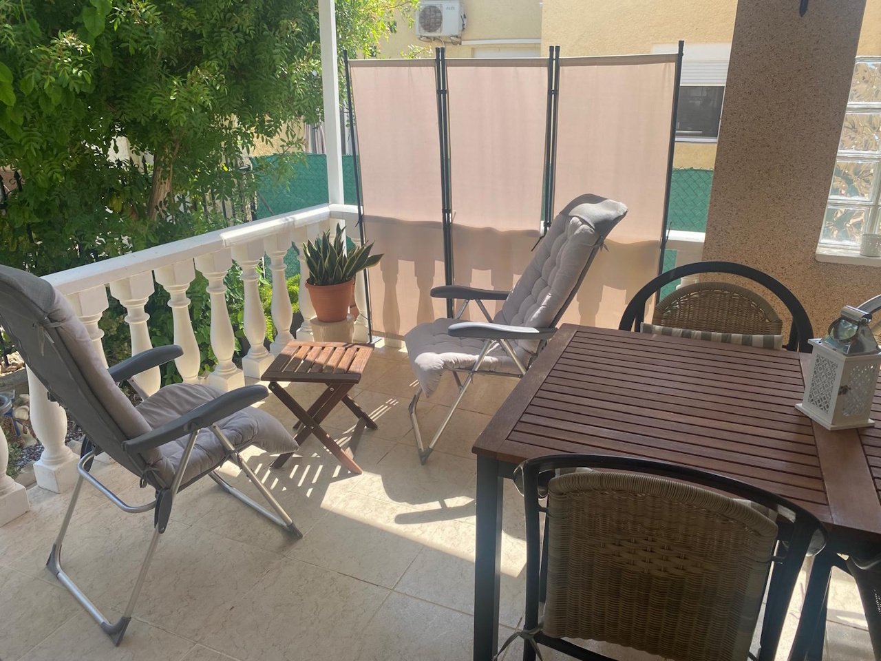 Villa mit 3 Schlafzimmern, 1 Badezimmer, Dachterrasse und Carport in ruhiger Lage - 20