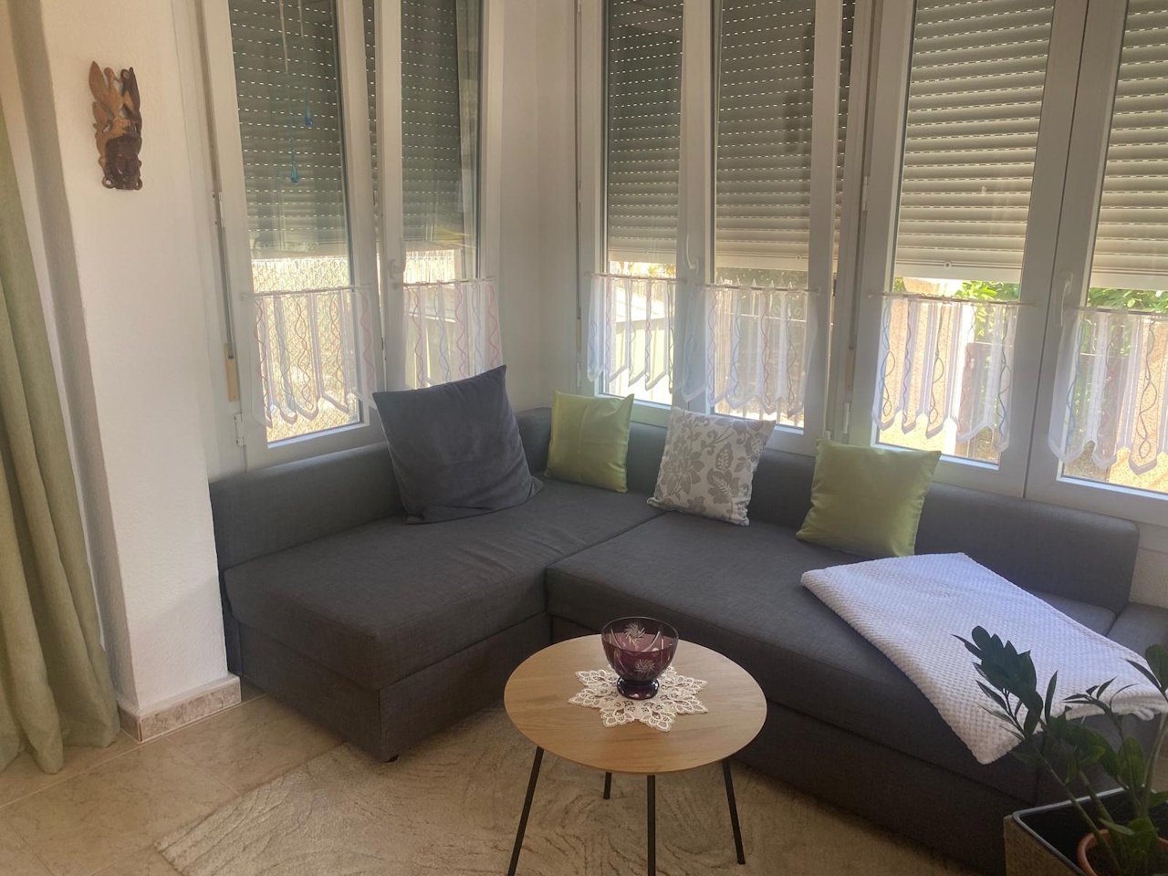 Villa mit 3 Schlafzimmern, 1 Badezimmer, Dachterrasse und Carport in ruhiger Lage - 14