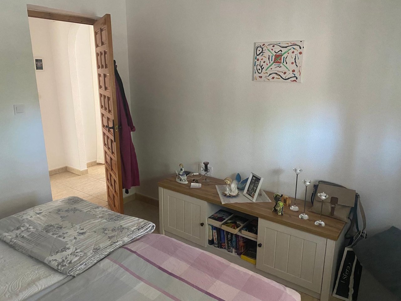 Villa mit 3 Schlafzimmern, 1 Badezimmer, Dachterrasse und Carport in ruhiger Lage - 24