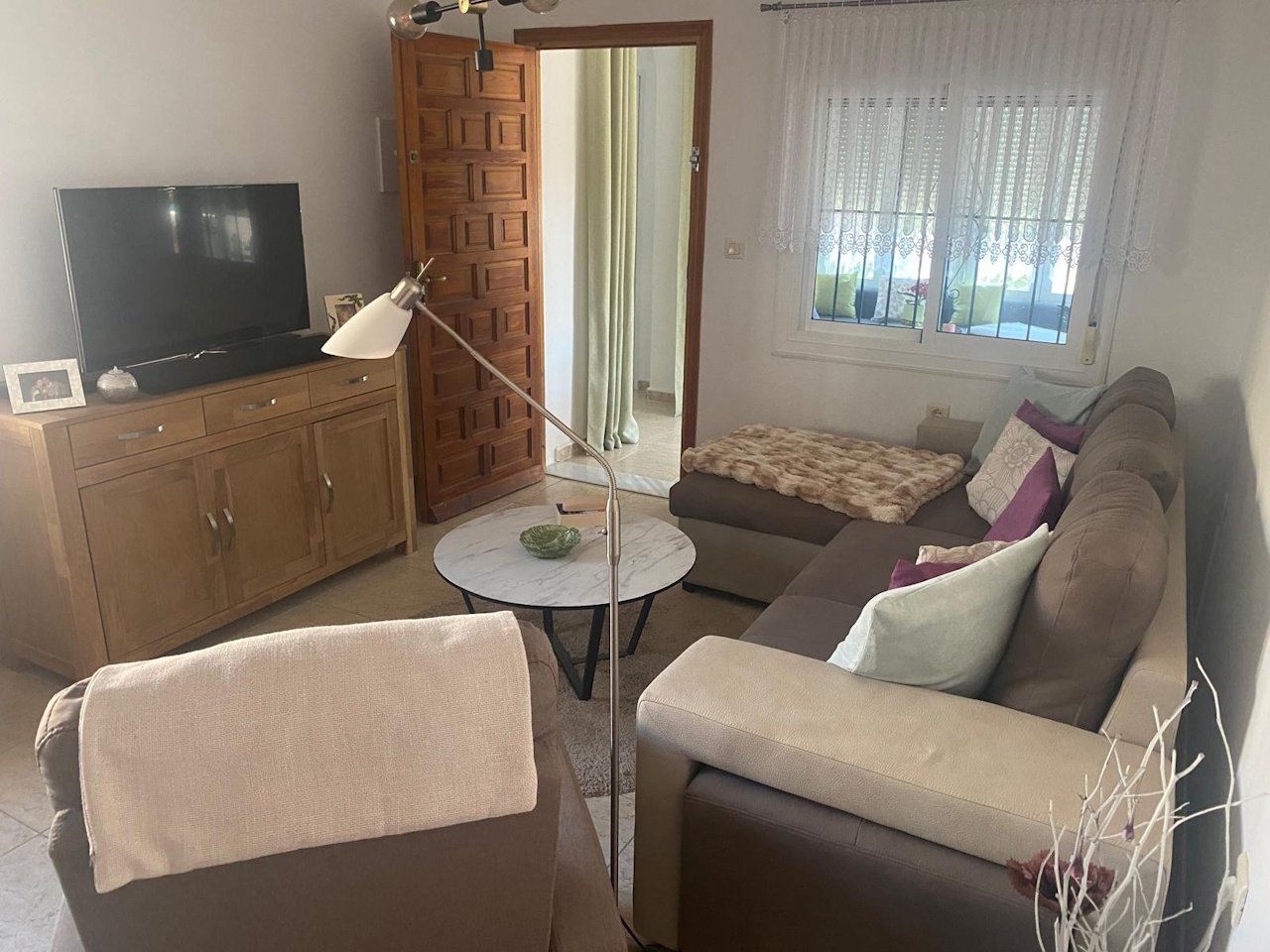 Villa mit 3 Schlafzimmern, 1 Badezimmer, Dachterrasse und Carport in ruhiger Lage - 12