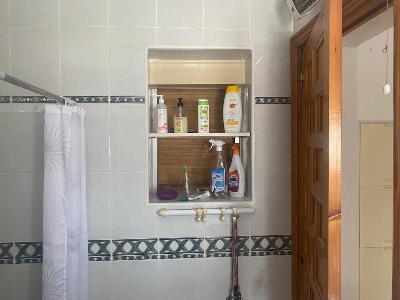 Villa mit 3 Schlafzimmern, 1 Badezimmer, Dachterrasse und Carport in ruhiger Lage - 29