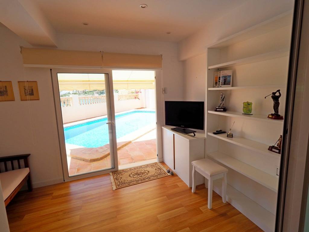 Wunderschöne Villa mit 3 Schlafzimmern, 3 Bädern, Privatpool, Meerblick und direktem Strandzugang - 13