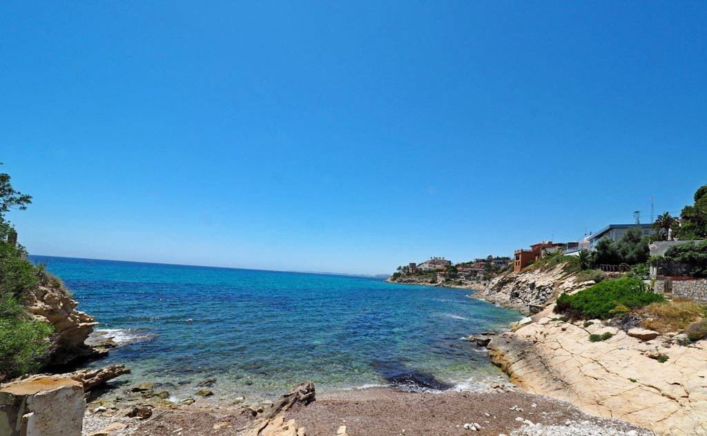 Wunderschöne Villa mit 3 Schlafzimmern, 3 Bädern, Privatpool, Meerblick und direktem Strandzugang - 3