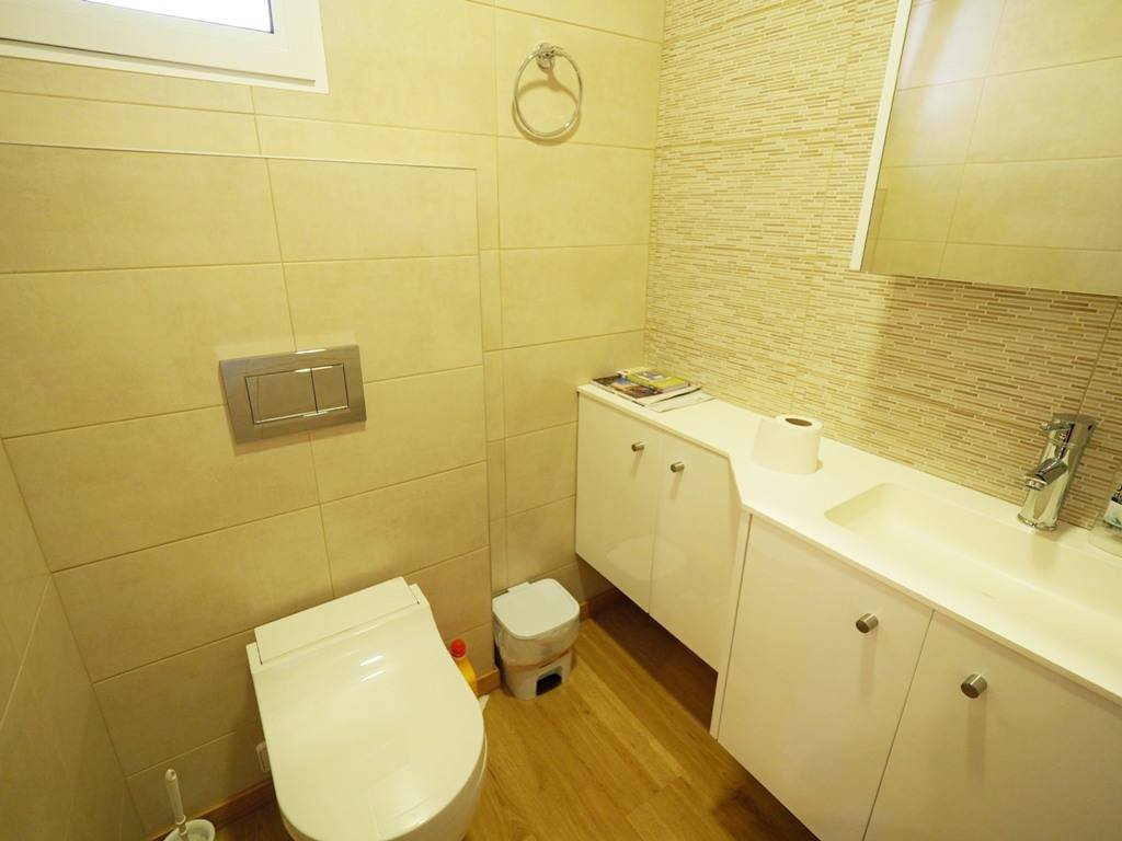 Wunderschöne Villa mit 3 Schlafzimmern, 3 Bädern, Privatpool, Meerblick und direktem Strandzugang - 11
