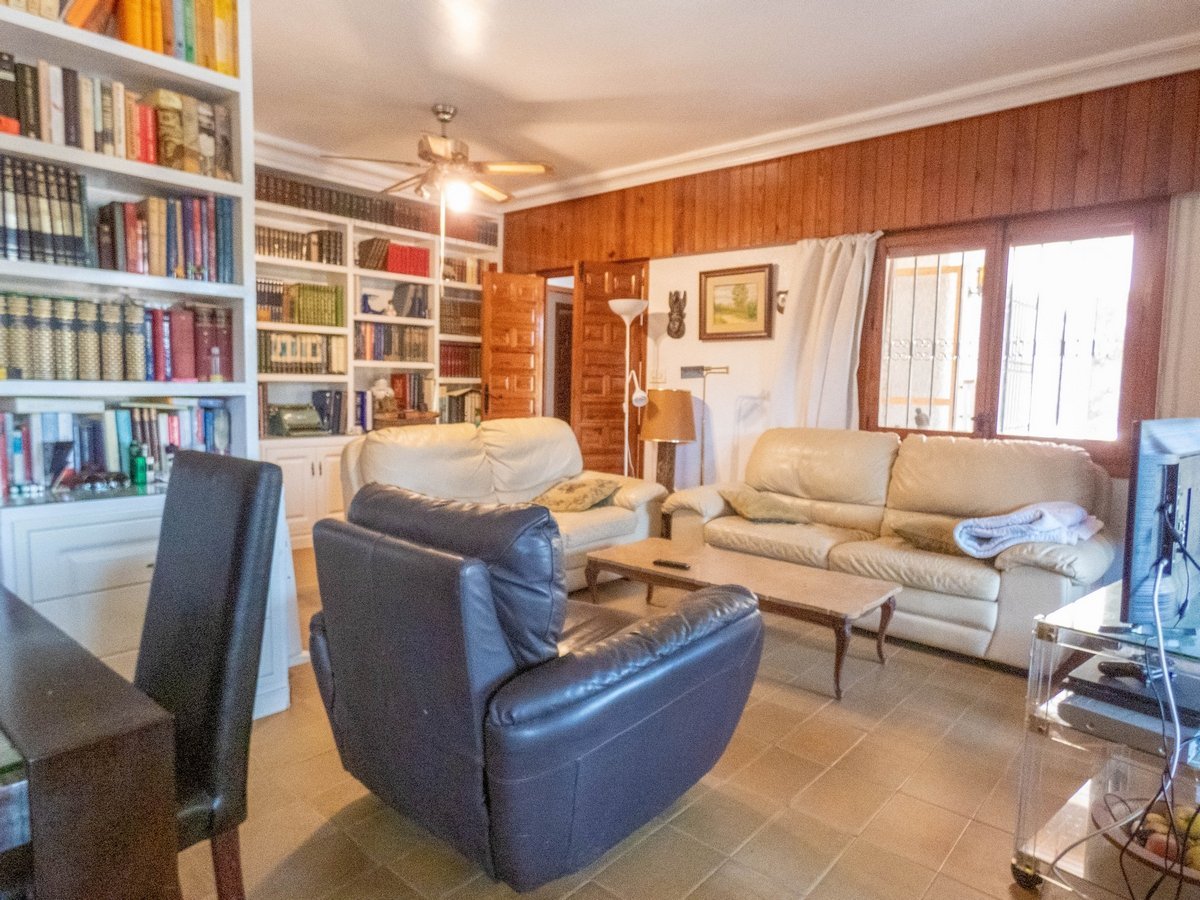 Attraktive Ebenerdige Villa mit 268 m² Wohnfläche auf 800 m² Grundstück - 7