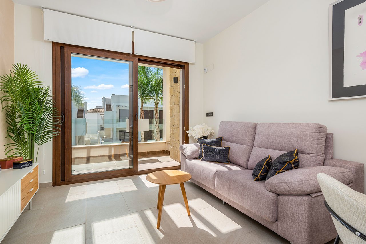 Sehr schöne Obergeschoss-Wohnungen mit 4 Schlafzimmern, 2 Badezimmern, Dachterrasse und 2 Gemeinschaftspool - 9