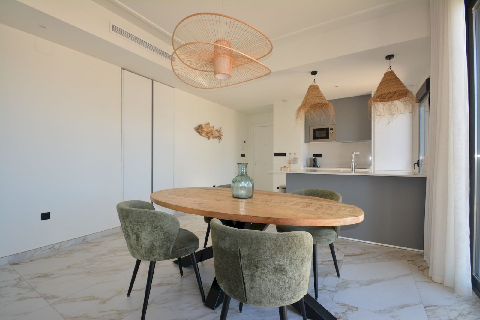 Neuwertige Penthouse-Wohnung mit 2 Schlafzimmern, 2 Bädern, Dachterrasse und Tiefgaragenstellplatz nur 700 m vom Strand - 14