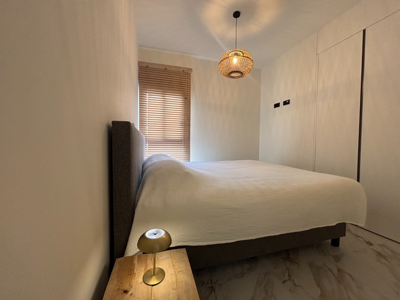 Neuwertige Penthouse-Wohnung mit 2 Schlafzimmern, 2 Bädern, Dachterrasse und Tiefgaragenstellplatz nur 700 m vom Strand - 22