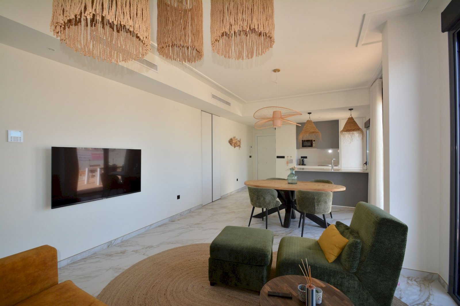 Neuwertige Penthouse-Wohnung mit 2 Schlafzimmern, 2 Bädern, Dachterrasse und Tiefgaragenstellplatz nur 700 m vom Strand - 9