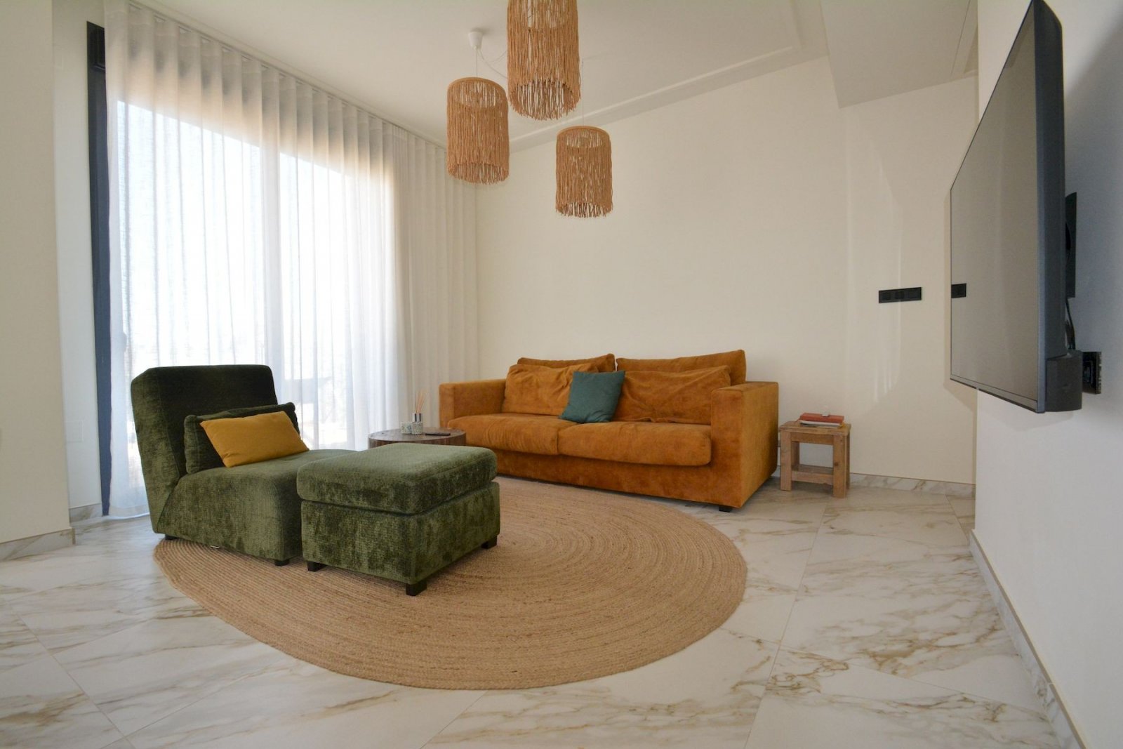 Neuwertige Penthouse-Wohnung mit 2 Schlafzimmern, 2 Bädern, Dachterrasse und Tiefgaragenstellplatz nur 700 m vom Strand - 11