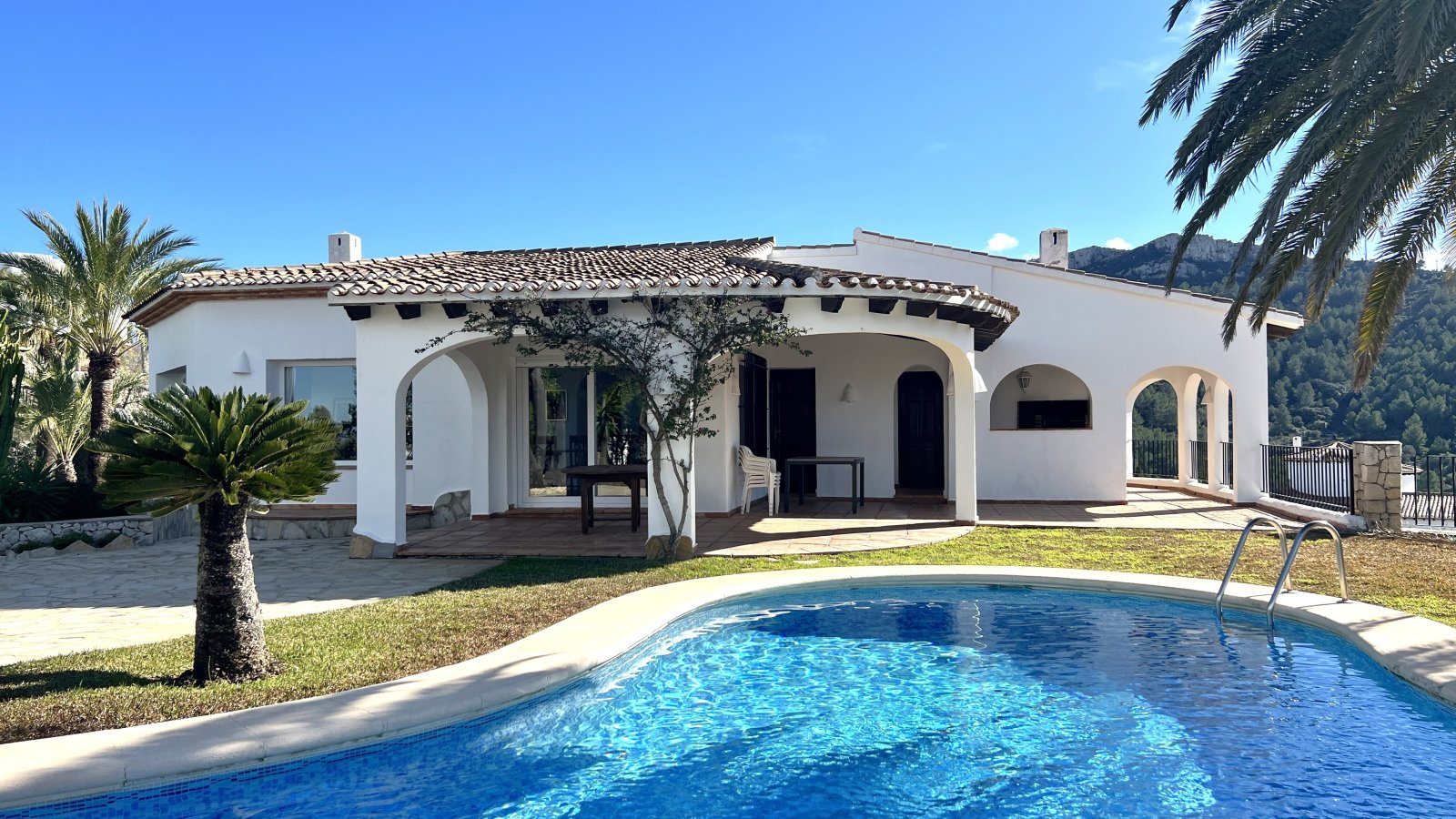 Exklusive Villa im Finca-Stil mit traumhaften Panoramablick, Pool und luxuriösem Gartenparadies am Monte Pego - 4