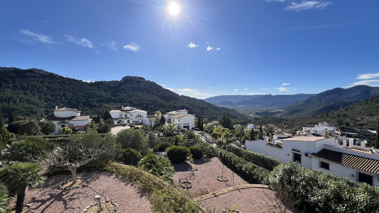 Exklusive Villa im Finca-Stil mit traumhaften Panoramablick, Pool und luxuriösem Gartenparadies am Monte Pego - 11