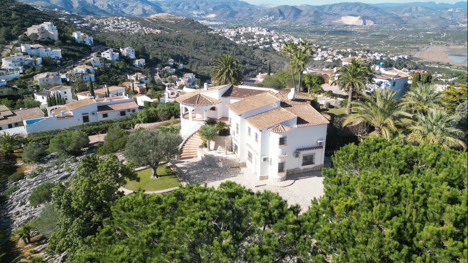 Exklusive Villa im Finca-Stil mit traumhaften Panoramablick, Pool und luxuriösem Gartenparadies am Monte Pego - 33