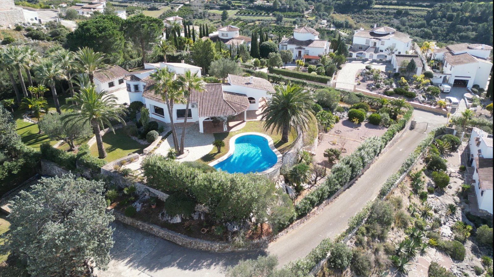 Exklusive Villa im Finca-Stil mit traumhaften Panoramablick, Pool und luxuriösem Gartenparadies am Monte Pego - 35